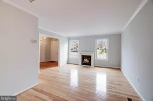 9823 St Cloud Ct, Fairfax, VA 22031 - Photo 9