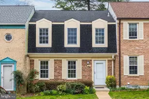 9823 St Cloud Ct, Fairfax, VA 22031 - Photo 1