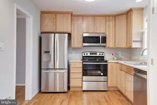 9823 St Cloud Ct, Fairfax, VA 22031 - Photo 19