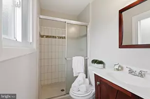 8532 S Canterbury Dr, Annandale, VA 22003 - Photo 23