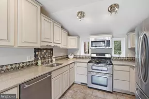 8532 S Canterbury Dr, Annandale, VA 22003 - Photo 9