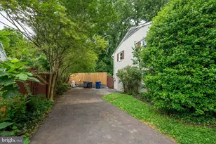 6438 Woodville Dr, Falls Church, VA 22044 - Photo 25