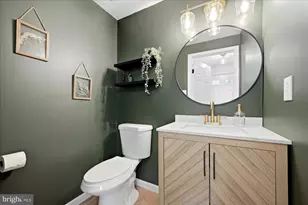 5835 Rock Forest Ct, Centreville, VA 20121 - Photo 3