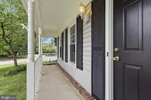 8646 Ivy Mint Ct, Springfield, VA 22153 - Photo 3
