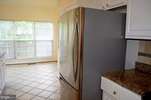 6863 Drifton Ct, Centreville, VA 20121 - Photo 9