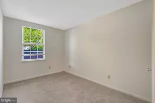 12106 Green Leaf Ct, Fairfax, VA 22033 - Photo 9