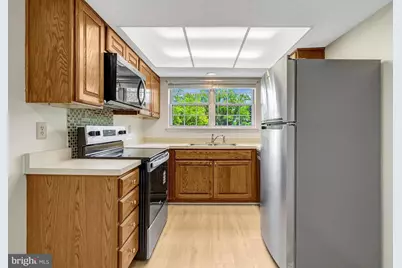 12106 Green Leaf Court #102, Fairfax, VA 22033 - Photo 5