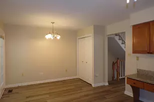 8305 Ridge Crossing Ln, Springfield, VA 22152 - Photo 9