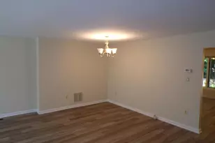 8305 Ridge Crossing Ln, Springfield, VA 22152 - Photo 5
