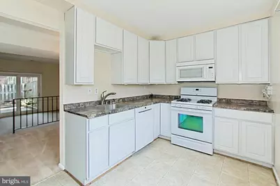 9637 Westport Lane, Burke, VA 22015 - Photo 11