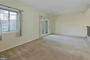 9637 Westport Ln, Burke, VA 22015 - Photo 5