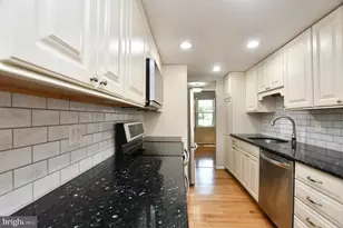 7733 Trevino Ln, Falls Church, VA 22043 - Photo 5