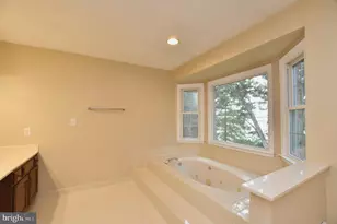 350 Copperfield Ln, Herndon, VA 20170 - Photo 7