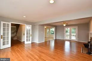 350 Copperfield Ln, Herndon, VA 20170 - Photo 3