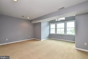 350 Copperfield Ln, Herndon, VA 20170 - Photo 5