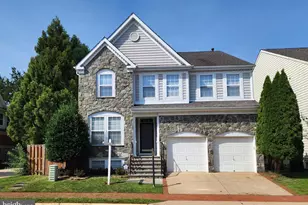 4172 McCloskey Ct, Chantilly, VA 20151 - Photo 1