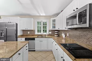 7214 Calamo St, Springfield, VA 22150 - Photo 25