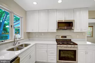 8015 New Market Road, Alexandria, VA 22308 - Photo 11