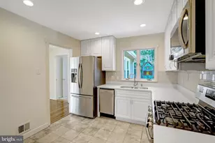 8015 New Market Rd, Alexandria, VA 22308 - Photo 13