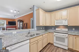 3850 Lightfoot St, Chantilly, VA 20151 - Photo 7