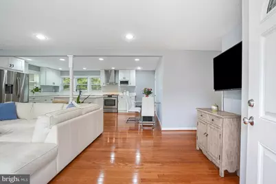 6802 Derrell Court, Alexandria, VA 22307 - Photo 5