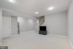 6802 Derrell Ct, Alexandria, VA 22307 - Photo 27