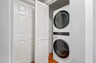 6802 Derrell Ct, Alexandria, VA 22307 - Photo 17