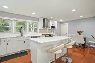 6802 Derrell Ct, Alexandria, VA 22307 - Photo 5