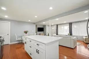 6802 Derrell Ct, Alexandria, VA 22307 - Photo 3