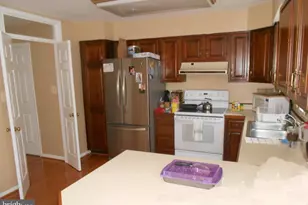 12020 Lisa Marie Ct, Fairfax, VA 22033 - Photo 7