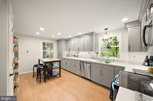 2655 Petersborough St, Herndon, VA 20171 - Photo 11