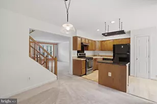 6090 Joust Ln, Alexandria, VA 22315 - Photo 9
