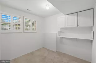 6090 Joust Ln, Alexandria, VA 22315 - Photo 29