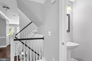 7439 Heatherfield Ln, Alexandria, VA 22315 - Photo 11