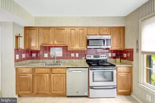 11955 Artery Dr, Fairfax, VA 22030 - Photo 11
