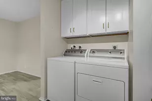 2665 Glengyle Dr, Vienna, VA 22181 - Photo 15