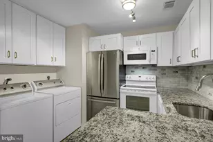 2665 Glengyle Dr, Vienna, VA 22181 - Photo 9