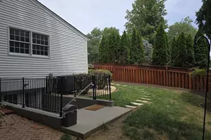 9201 Beachway Ln, Springfield, VA 22153 - Photo 9