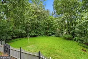 6121 Queens Brigade Ct, Fairfax, VA 22030 - Photo 3