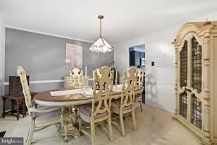 6121 Queens Brigade Ct, Fairfax, VA 22030 - Photo 11