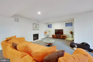 5922 Chesterbrook Rd, McLean, VA 22101 - Photo 69