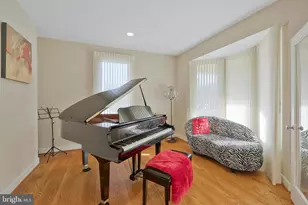 5922 Chesterbrook Rd, McLean, VA 22101 - Photo 13