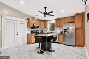7920 Freehollow Dr, Falls Church, VA 22042 - Photo 9