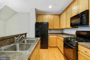 4455 Beacon Grove Cir, Fairfax, VA 22033 - Photo 7