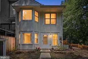 6015 Chestnut Hollow Ct, Centreville, VA 20121 - Photo 1