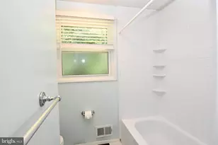 8017 Diving Cliff Ln, Springfield, VA 22153 - Photo 23