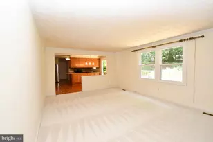 8017 Diving Cliff Ln, Springfield, VA 22153 - Photo 5