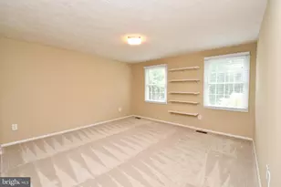 8017 Diving Cliff Ln, Springfield, VA 22153 - Photo 21