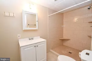 8017 Diving Cliff Ln, Springfield, VA 22153 - Photo 27