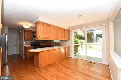 8017 Diving Cliff Lane, Springfield, VA 22153 - Photo 9